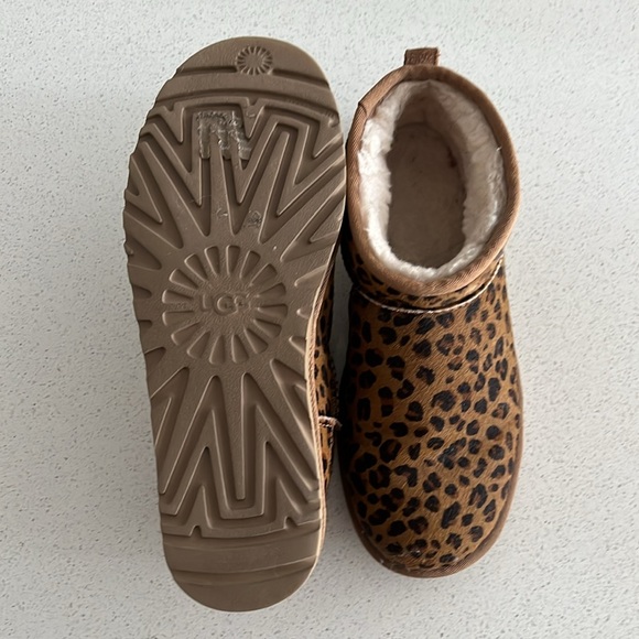 UGG mini - Leopard - Picture 2 of 5
